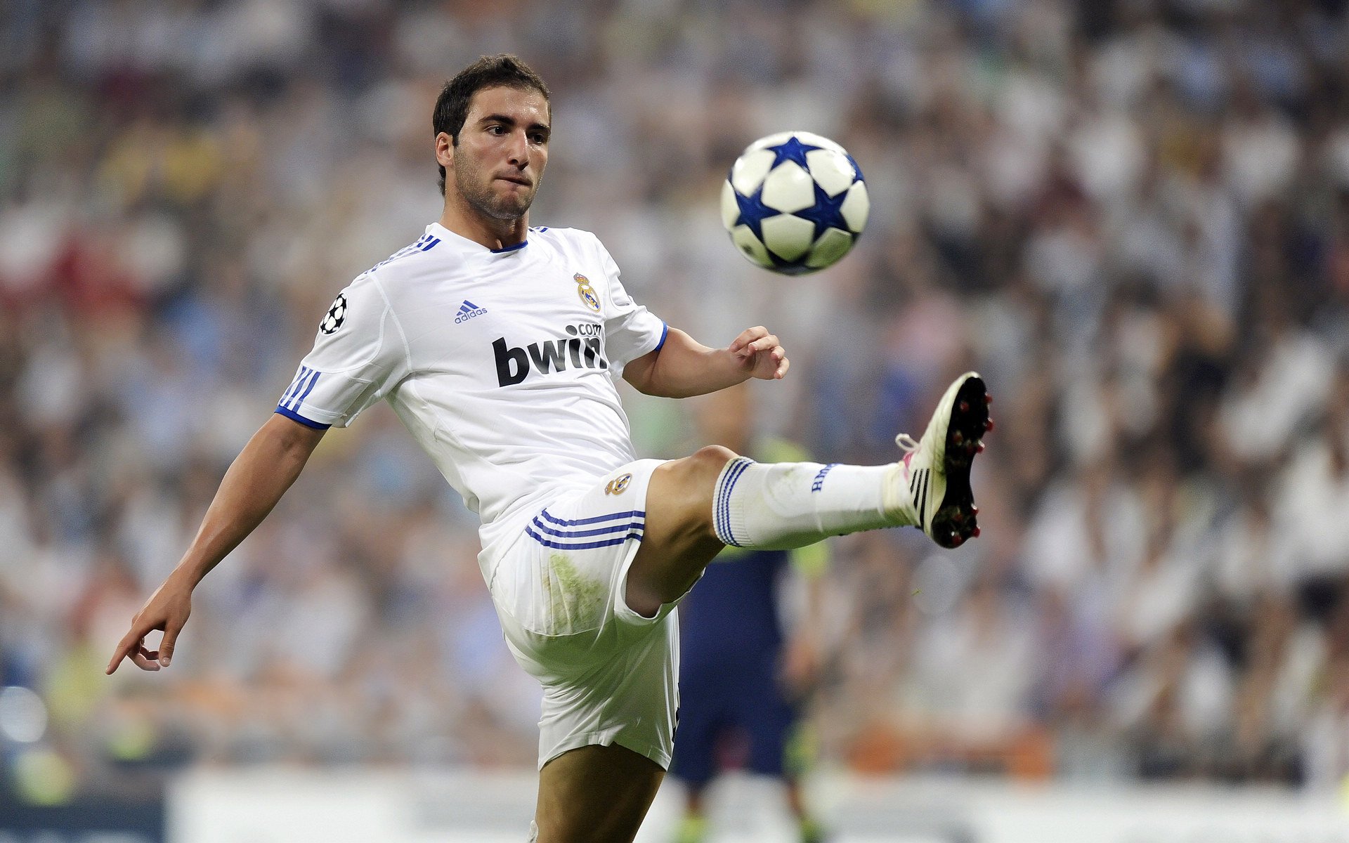 石宇奇赛后谦逊发言冲上热搜，国际米兰爆冷+辽宁男篮意外失利引全网热议