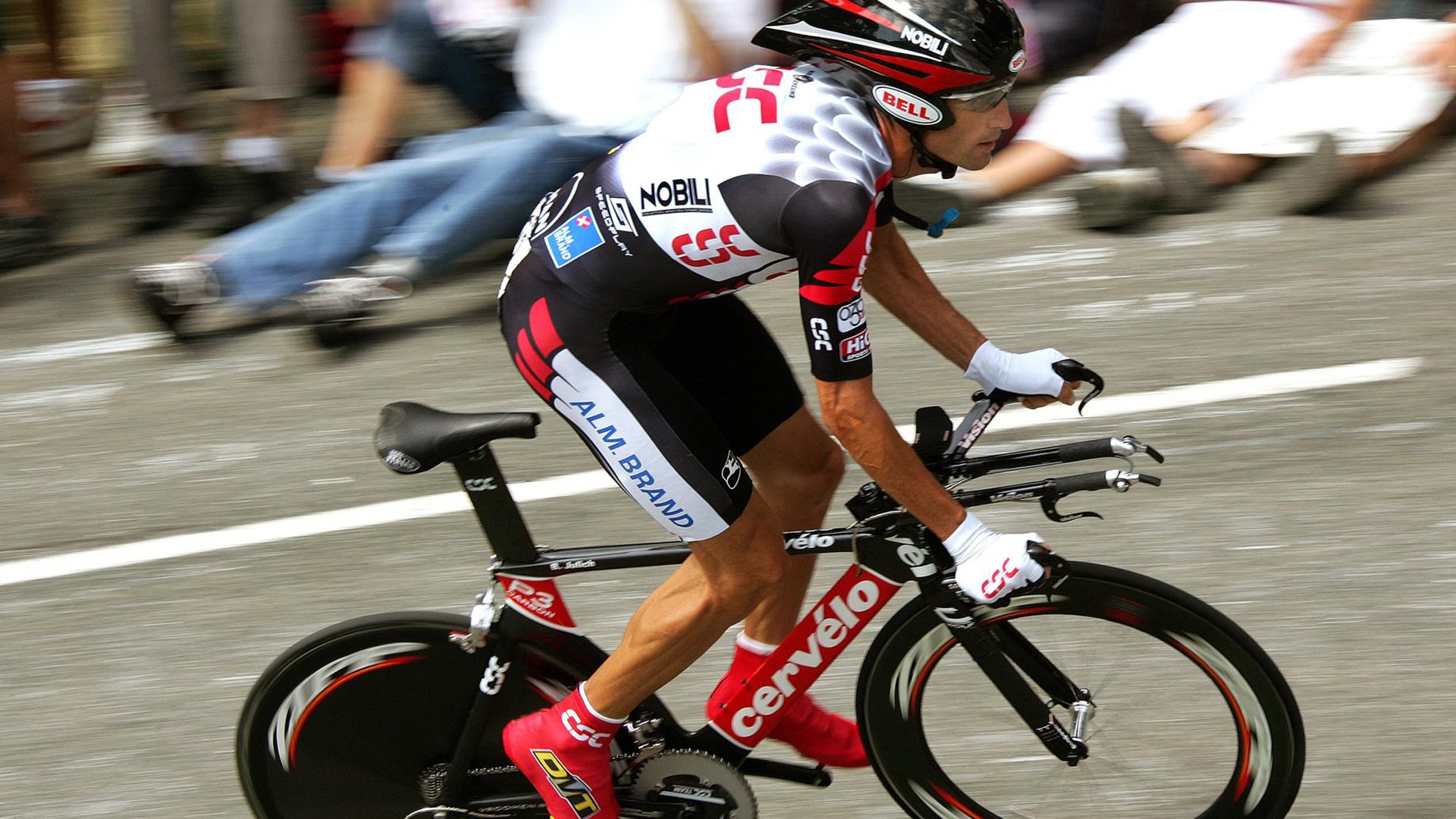 巴黎大师赛决赛对决在即！广东男篮演练定位球，北京首钢密集防守应对